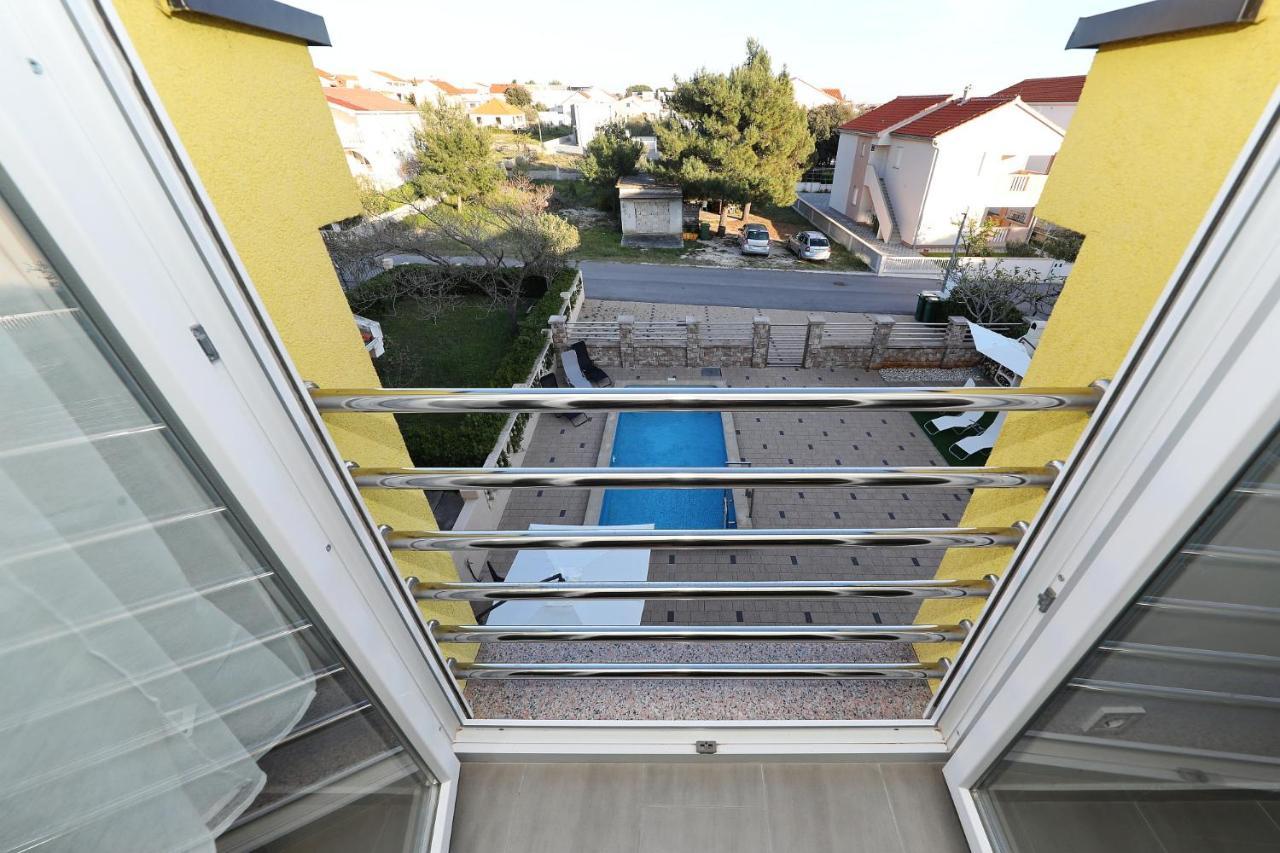 Apartments Oliva Vrsi Buitenkant foto
