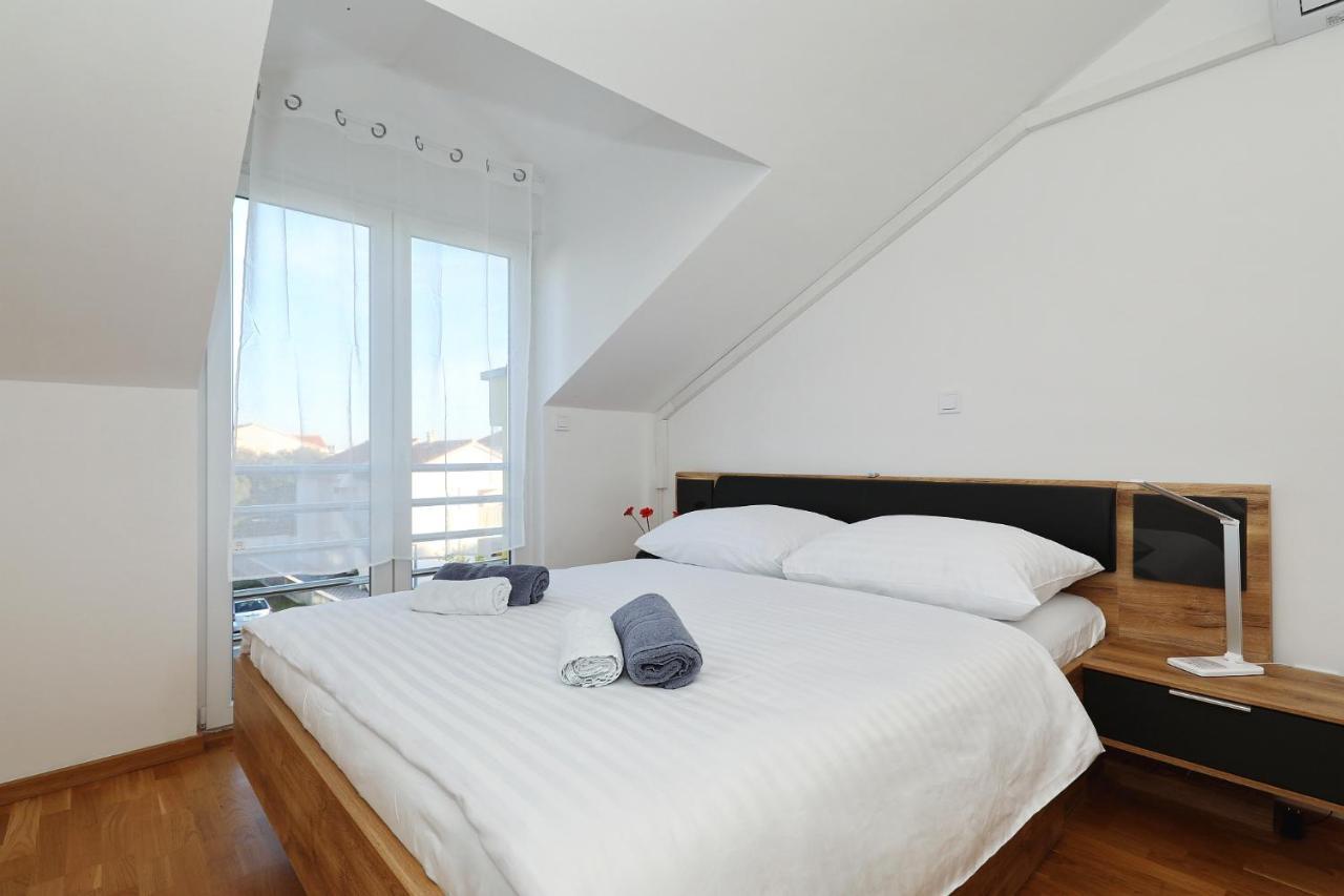Apartments Oliva Vrsi Buitenkant foto