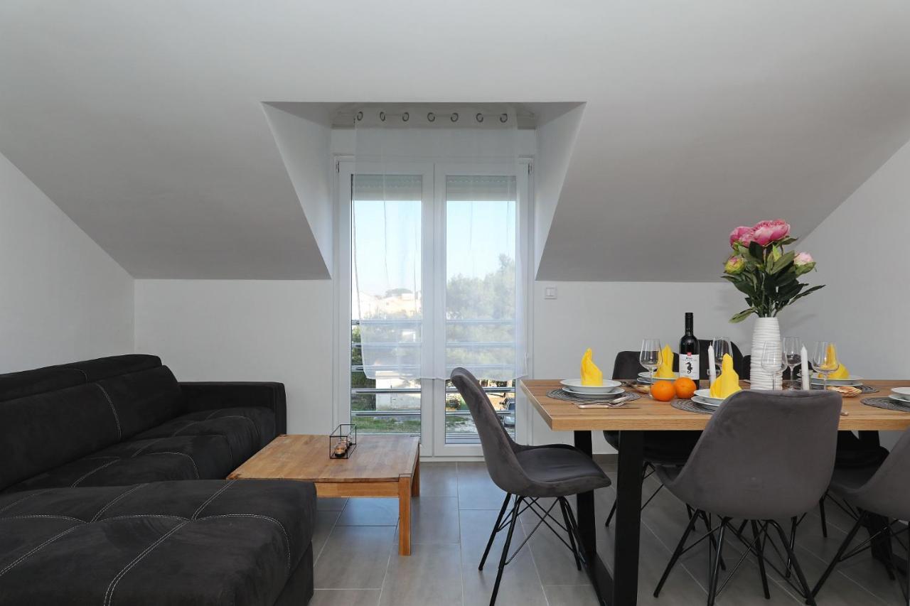 Apartments Oliva Vrsi Buitenkant foto